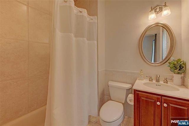 501 Clinton Avenue, Wyckoff, NJ 07481