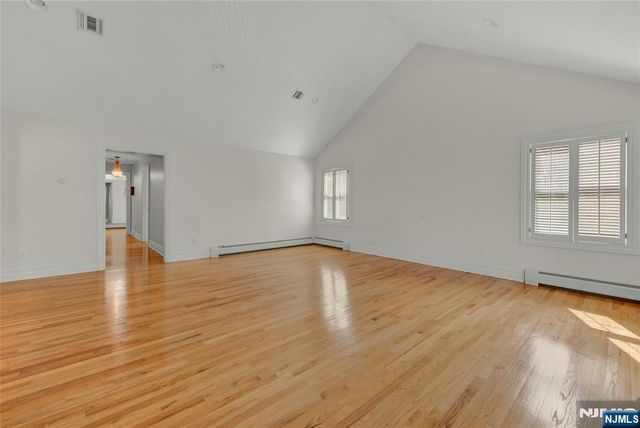 501 Clinton Avenue, Wyckoff, NJ 07481