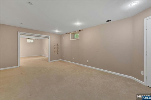 501 Clinton Avenue, Wyckoff, NJ 07481