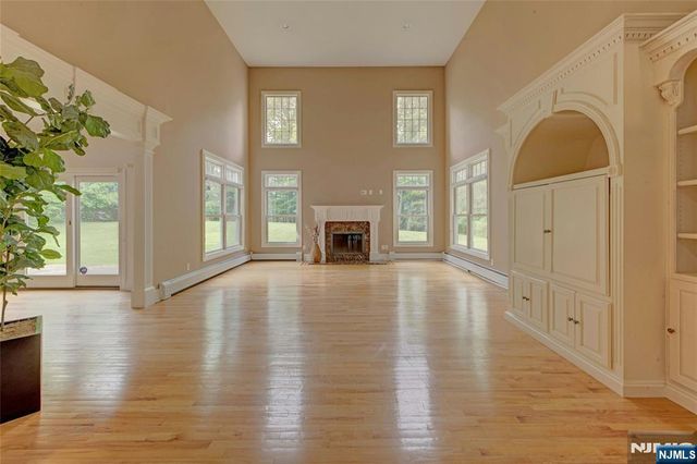 501 Clinton Avenue, Wyckoff, NJ 07481