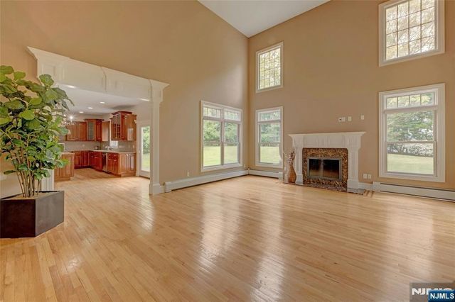 501 Clinton Avenue, Wyckoff, NJ 07481