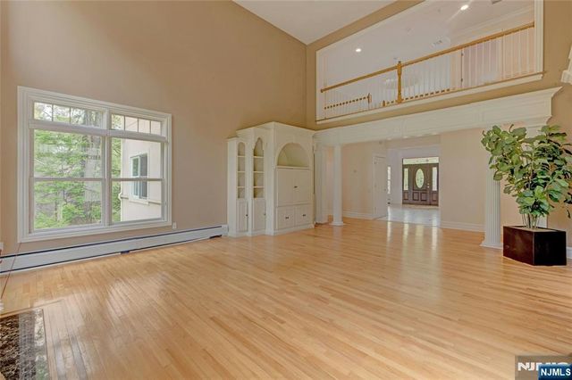 501 Clinton Avenue, Wyckoff, NJ 07481