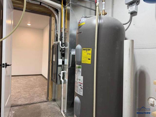 901 BENNINGTON DR, Box Elder, SD 57719