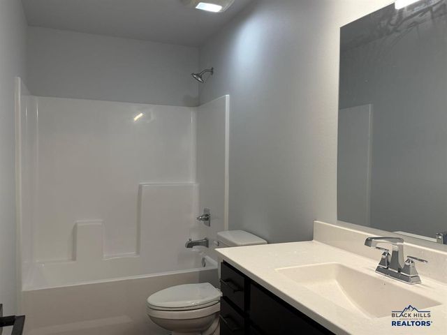 901 BENNINGTON DR, Box Elder, SD 57719