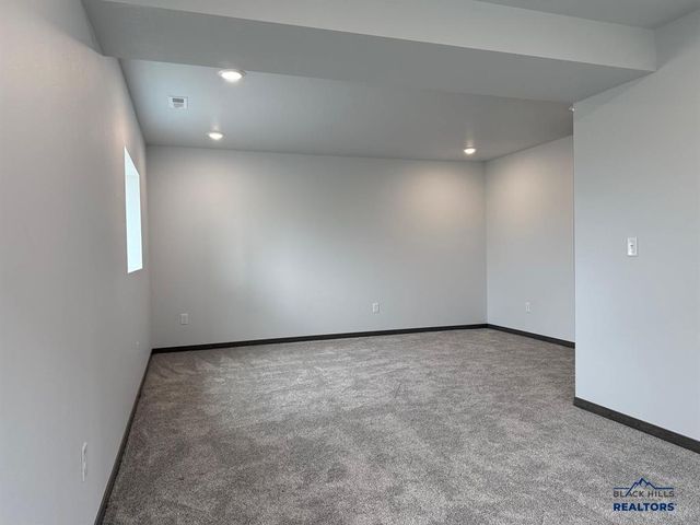 901 BENNINGTON DR, Box Elder, SD 57719