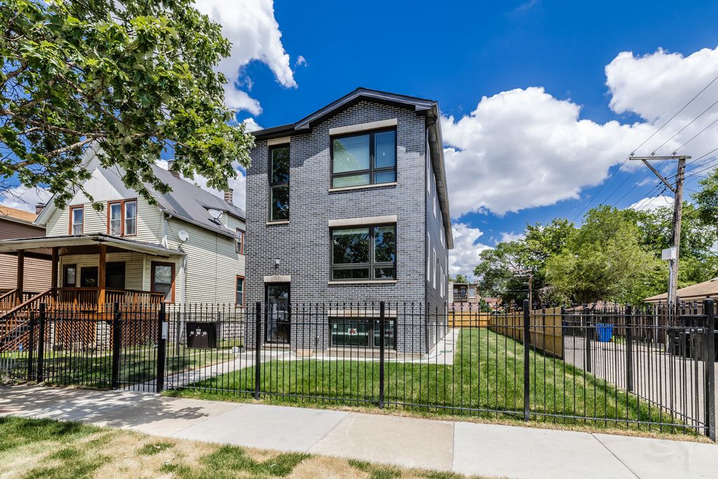 717 N Parkside Avenue 1, Chicago, IL 60644