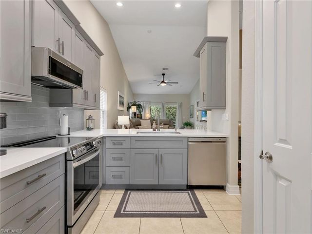 3515 Avion Woods CT 801, Naples, FL 34104