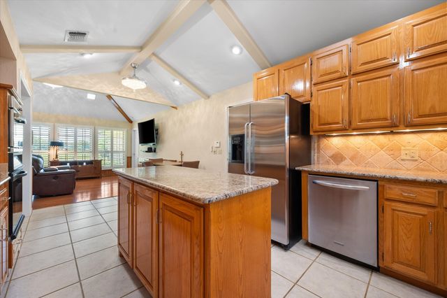1208 Fairfax Drive, Mansfield, TX 76063