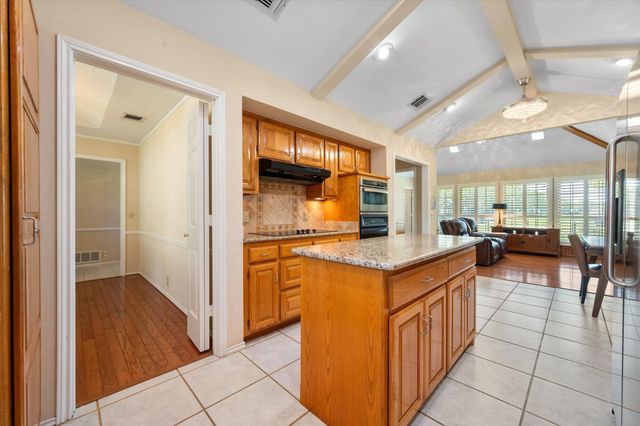 1208 Fairfax Drive, Mansfield, TX 76063
