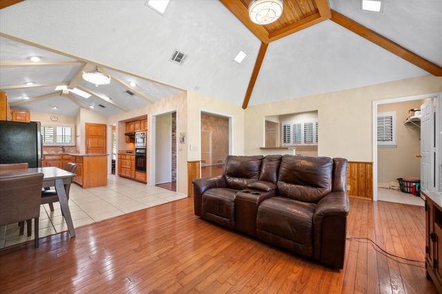 1208 Fairfax Drive, Mansfield, TX 76063