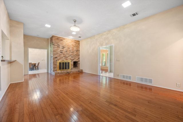 1208 Fairfax Drive, Mansfield, TX 76063