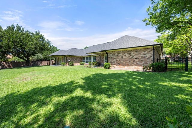1208 Fairfax Drive, Mansfield, TX 76063