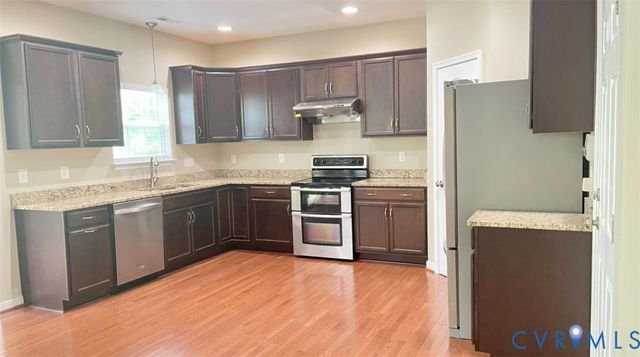 1119 Ashton Village Ln, Midlothian, VA 23114