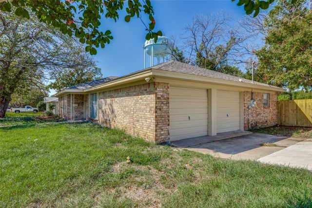 3800 Van Deman Drive, Benbrook, TX 76116