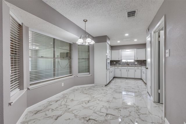 3800 Van Deman Drive, Benbrook, TX 76116