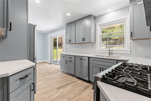 4030 Circle Dr, Hampton, PA 15101