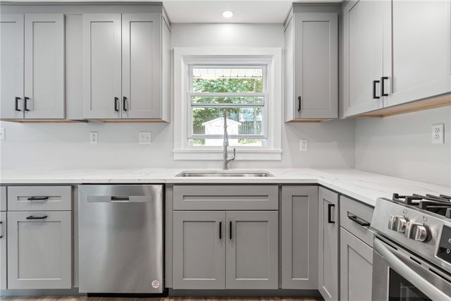 4030 Circle Dr, Hampton, PA 15101