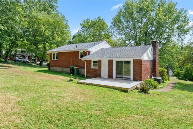 4030 Circle Dr, Hampton, PA 15101