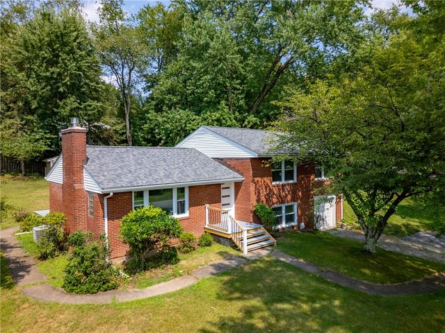 4030 Circle Dr, Hampton, PA 15101