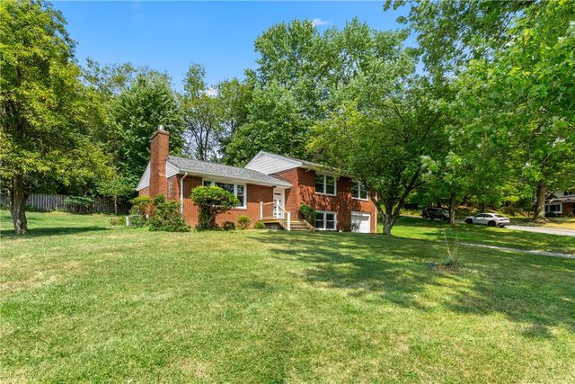 4030 Circle Dr, Hampton, PA 15101
