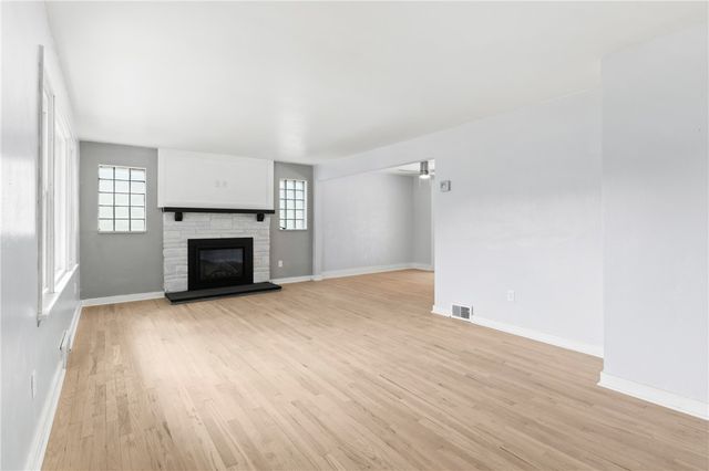 4030 Circle Dr, Hampton, PA 15101