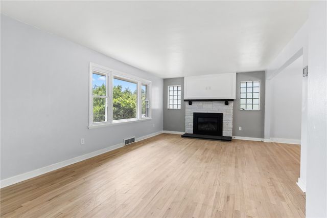 4030 Circle Dr, Hampton, PA 15101