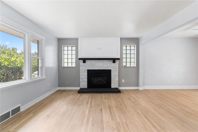4030 Circle Dr, Hampton, PA 15101