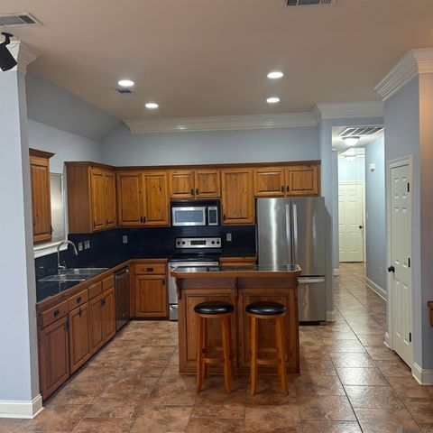 3111 Nicholson Lake Dr, Baton Rouge, LA 70810