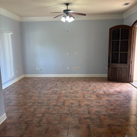 3111 Nicholson Lake Dr, Baton Rouge, LA 70810