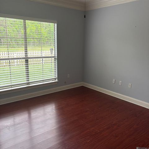 3111 Nicholson Lake Dr, Baton Rouge, LA 70810