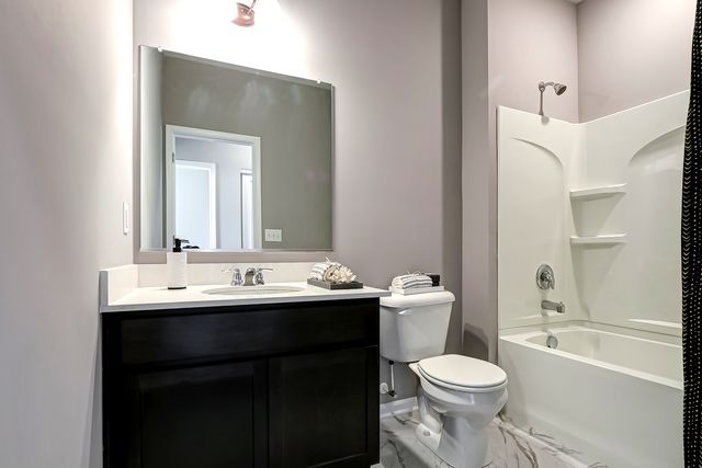 402 Comstock Road, South Elgin, IL 60177