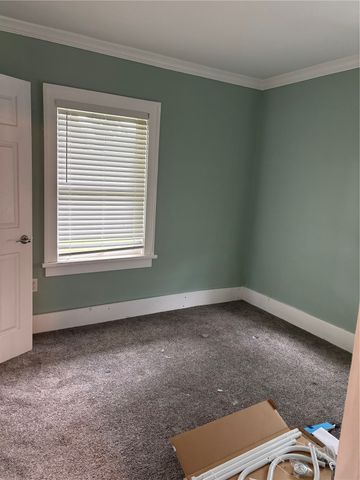 2963 Oakland Road NE, Cedar Rapids, IA 52402