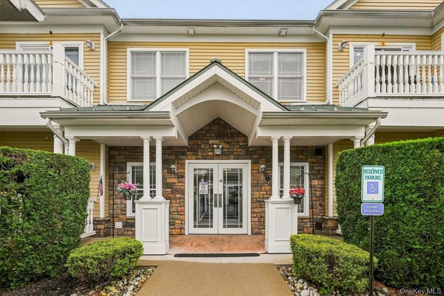 1309 Views Way, Pomona, NY 10970