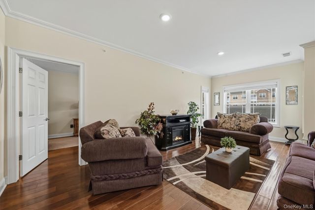 1309 Views Way, Pomona, NY 10970