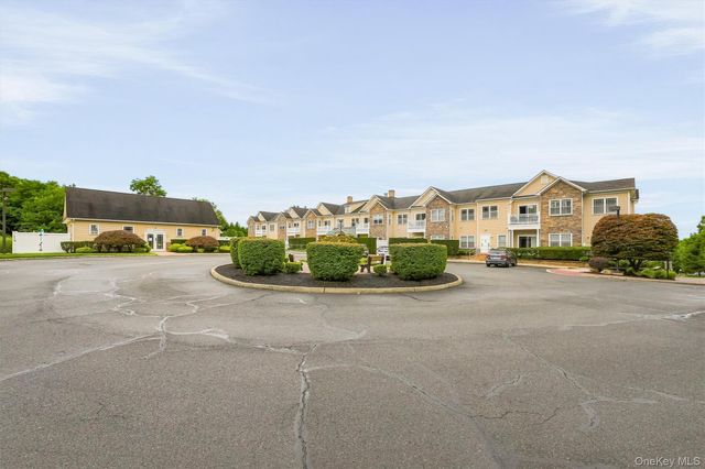 1309 Views Way, Pomona, NY 10970