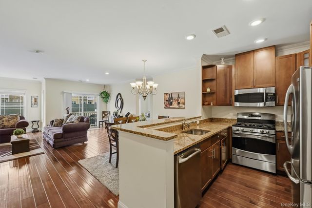 1309 Views Way, Pomona, NY 10970