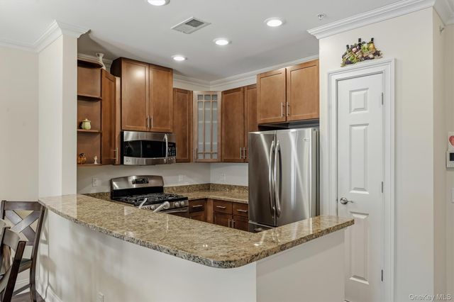 1309 Views Way, Pomona, NY 10970