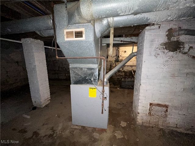 6721 Edna Avenue, Cleveland, OH 44103