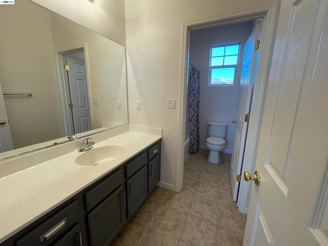 1043 Ashbridge Bay Dr, Pittsburg, CA 94565