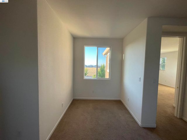 1043 Ashbridge Bay Dr, Pittsburg, CA 94565