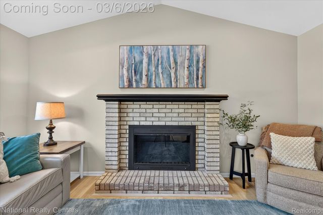 906 Meadowbrook Way, Milford Village, MI 48381