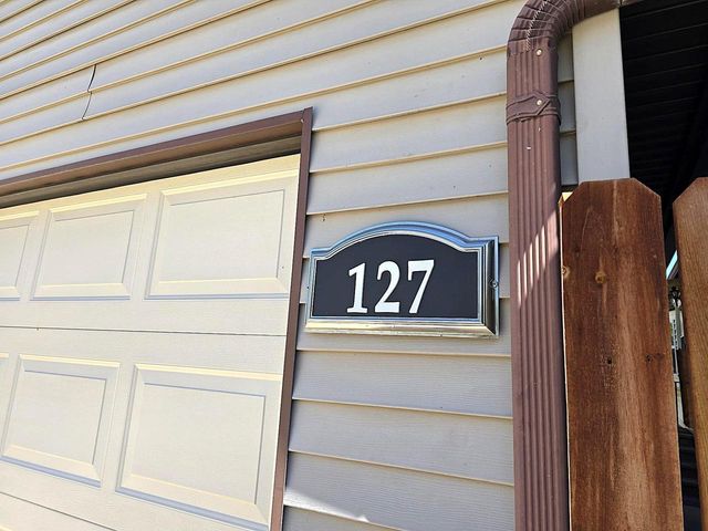 127 Falling Creek Circle, Janesville, WI 53548