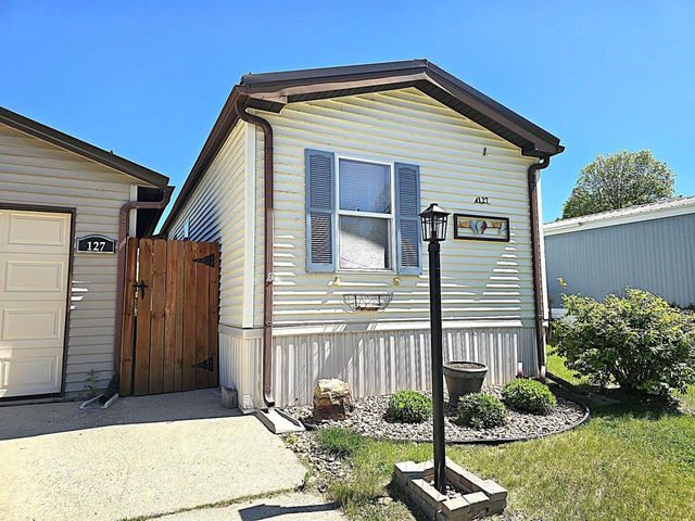 127 Falling Creek Circle, Janesville, WI 53548