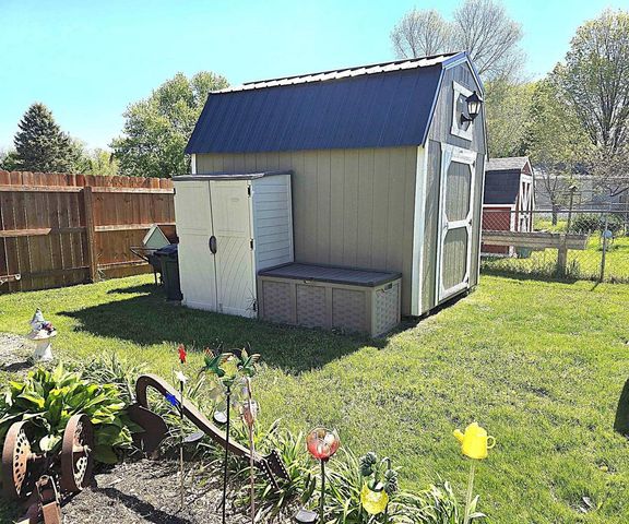 127 Falling Creek Circle, Janesville, WI 53548