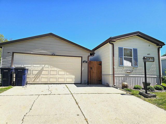 127 Falling Creek Circle, Janesville, WI 53548