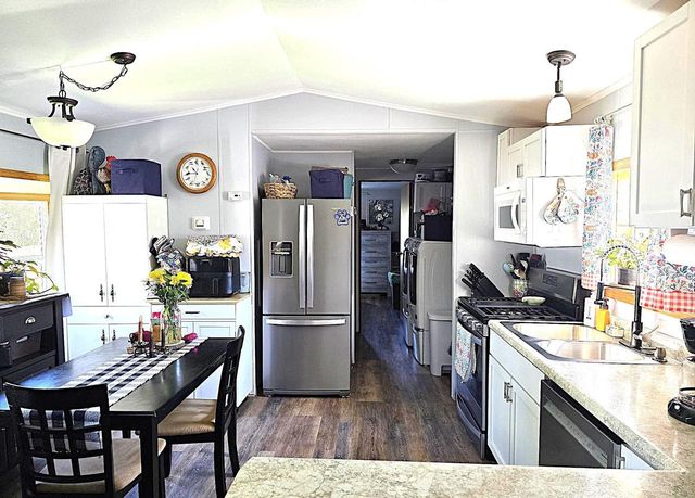 127 Falling Creek Circle, Janesville, WI 53548