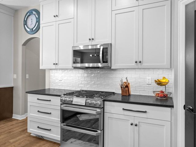2012 E Higgins HILL, De Pere, WI 54115
