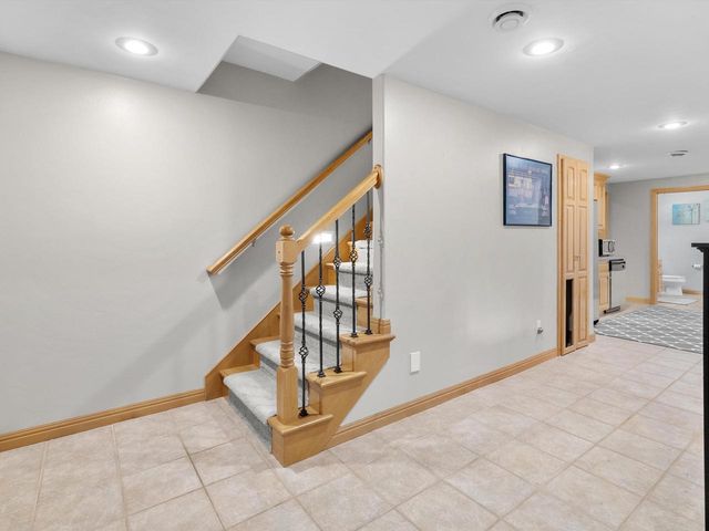 2012 E Higgins HILL, De Pere, WI 54115