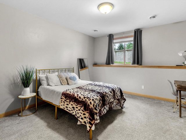 2012 E Higgins HILL, De Pere, WI 54115