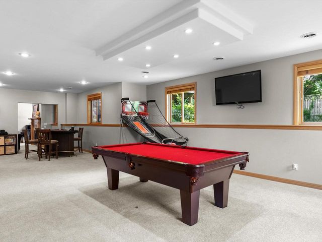 2012 E Higgins HILL, De Pere, WI 54115